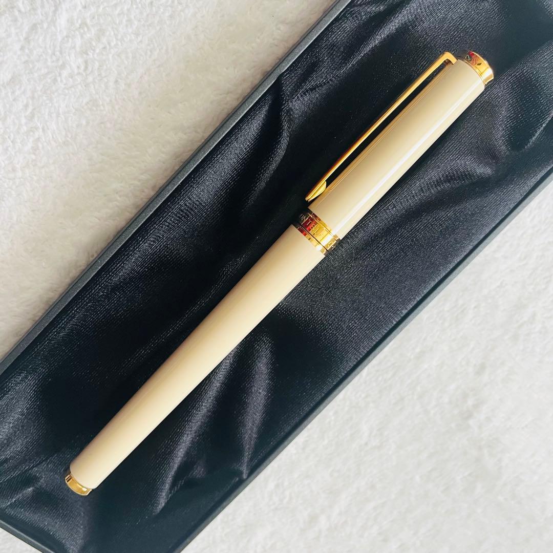 ❤️Mont Blancモンブラン♡希少キャップ式.白軸ボールペン♡未使用品