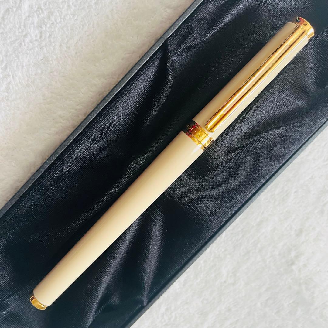 ❤️Mont Blancモンブラン♡希少キャップ式.白軸ボールペン♡未使用品