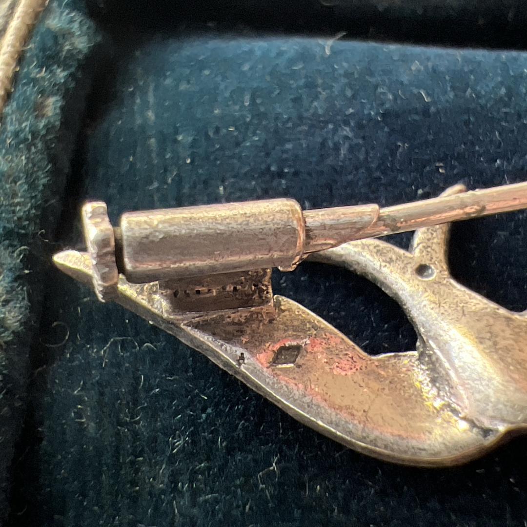 【アンティーク】ツバメブローチ マーカサイト