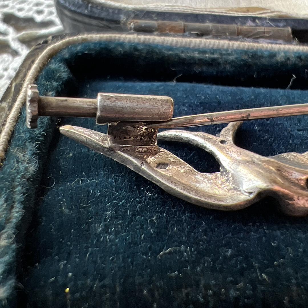 【アンティーク】ツバメブローチ マーカサイト