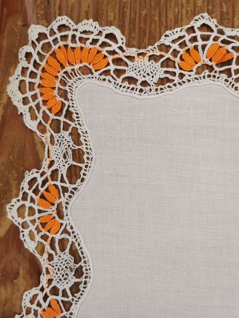 アンティークフランス 透かしレース スカラップフリル装飾 リネンクロス ドイリー