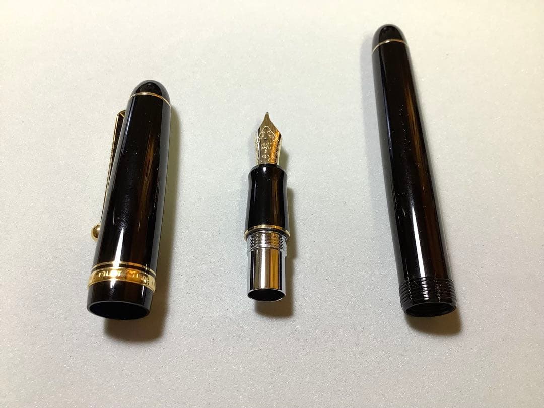 パイロットの万年筆　カスタム74　ブラック　ペン種: B（太字）