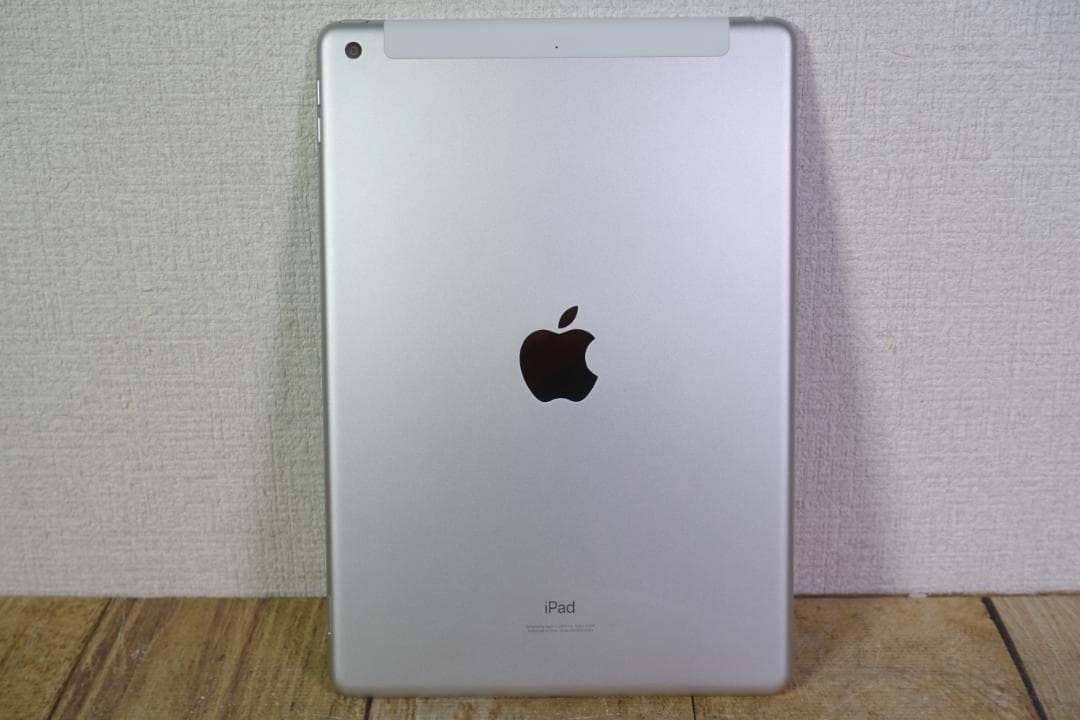 美品 iPad 第8世代 Cellular シルバー 32GB A2429