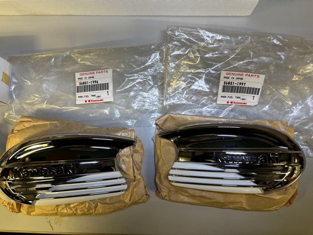 Kawasaki タンク ブラック/ゴールド