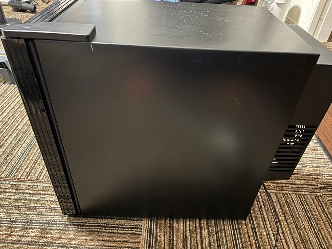 【福田一博】 ワインセラー LED照明付き 8ボルト　BWC-008P