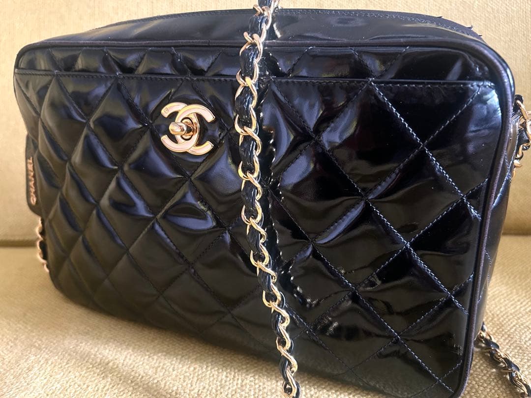 CHANEL ブラック パテントレザー チェーンショルダーバッグ ヴィンテージ