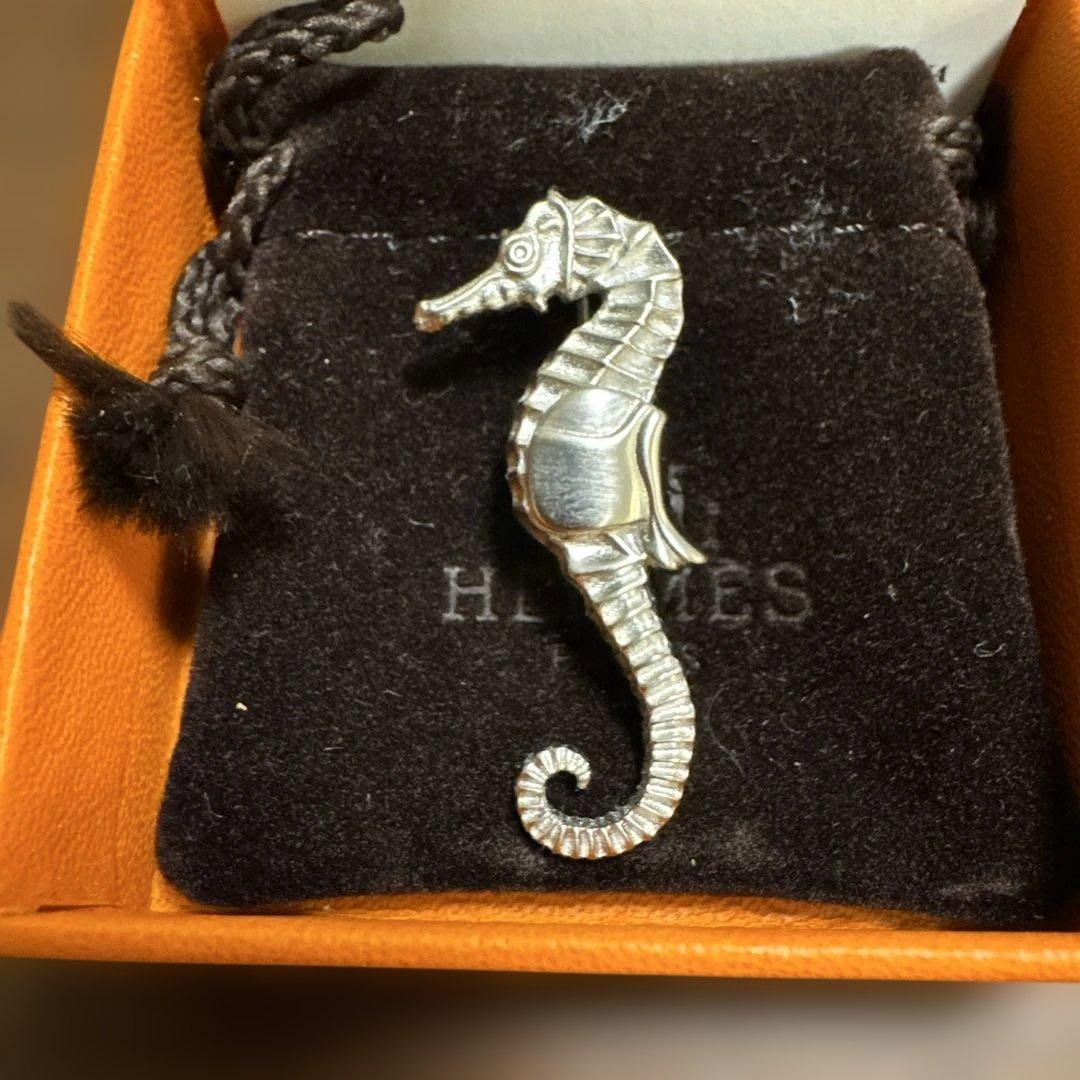 HERMES タツノオトシゴ ブローチ