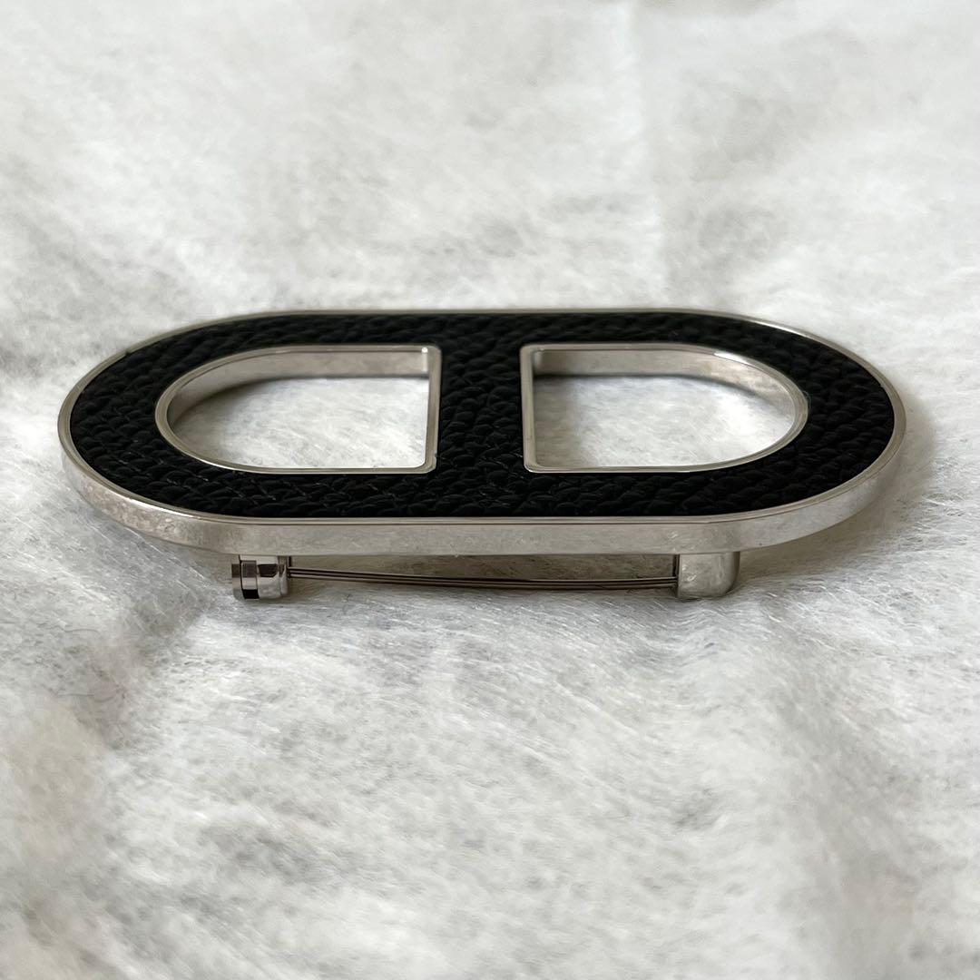 HERMES　シェーヌダンクル　バッジ　ブローチ　ブラック　黒　シルバー　箱付き