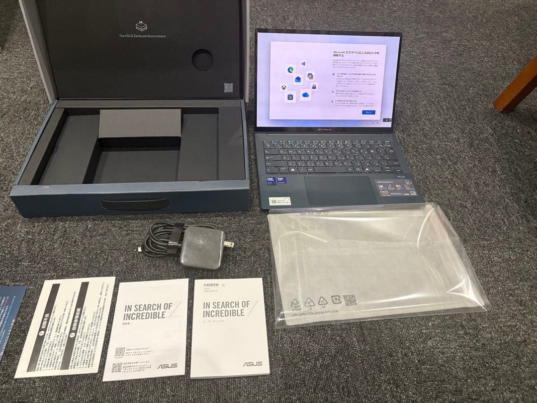 ASUS Zenbook 14 Intel Core i7 本体