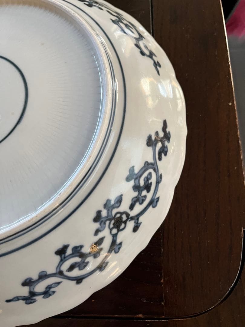 江戸中期　古伊万里　上手　陽刻　団扇　扇　宝尽　　稜花形　輪花尺皿