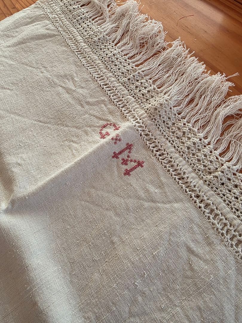 フランスアンティーク　手織りリネン　フリンジ付きクロス G.M刺繍
