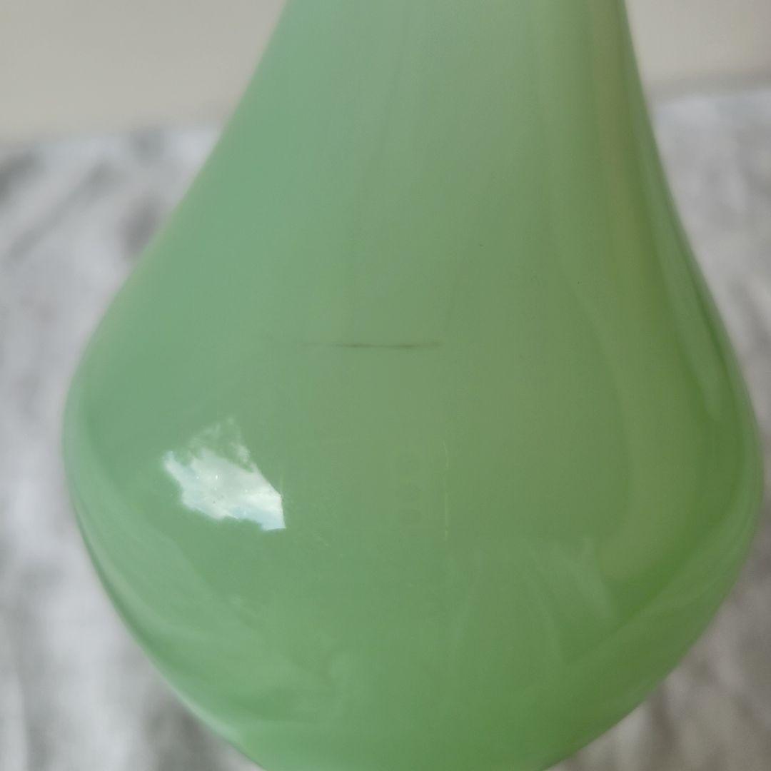 フランス　アンティーク　オパリンガラス　フラワーベース　グリーン