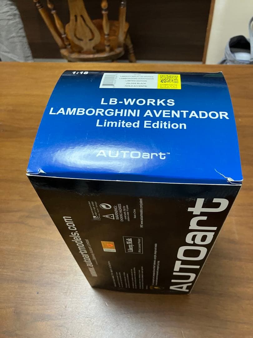 1/18 オートアート　AUTOart ランボルギーニ アヴェンタドールLBWK