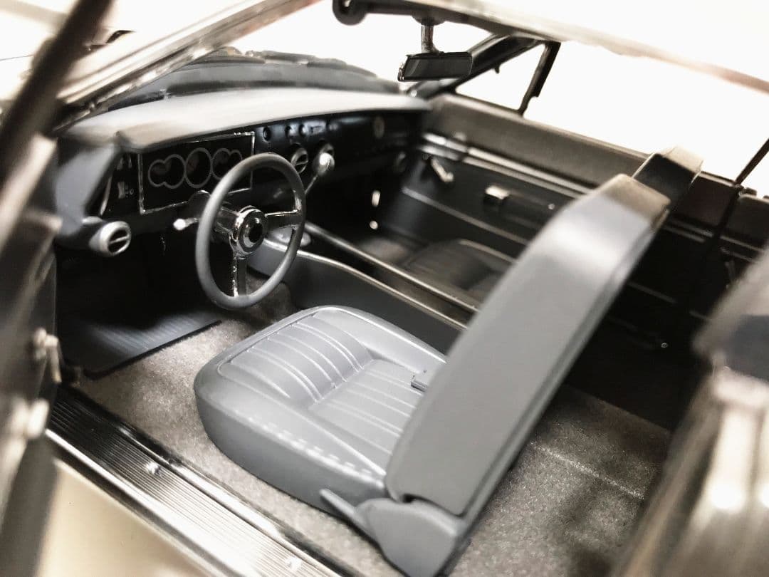 GMP/'70 Plymouthプリムス RoadRunner 1/18 レア！