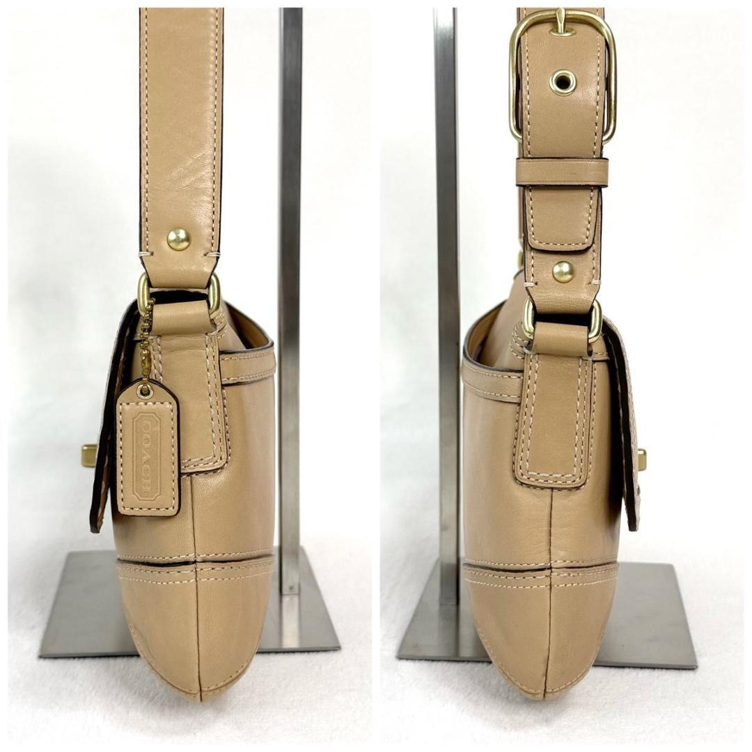 COACH ターンロック レザー フラップ ベージュ ショルダーバッグ 肩掛け