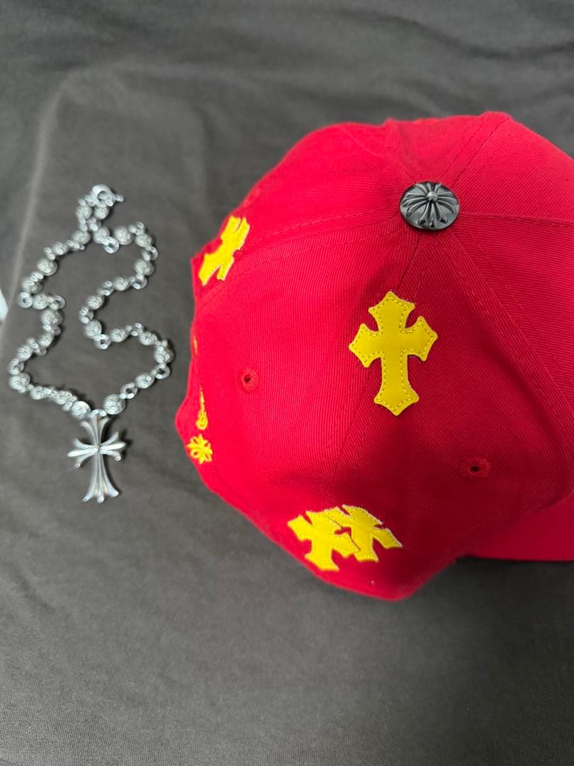 Chrome Hearts 赤 十字架刺繍 ベースボールキャップ
