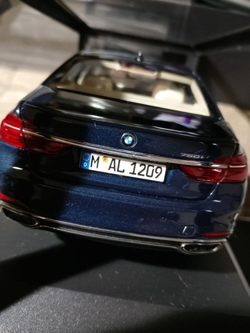 夢伝説1/18 BMW 7シリーズ 750Li ディーラーミニカー　ブルー