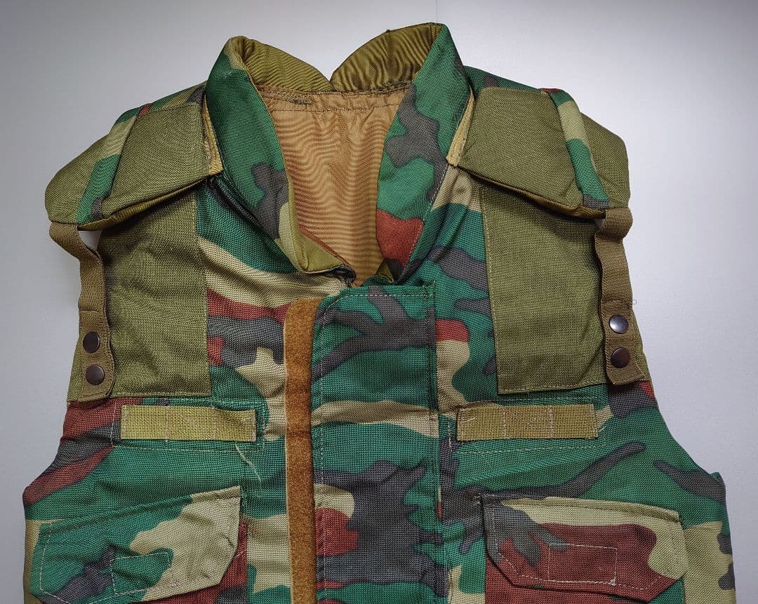 ミリタリーベスト