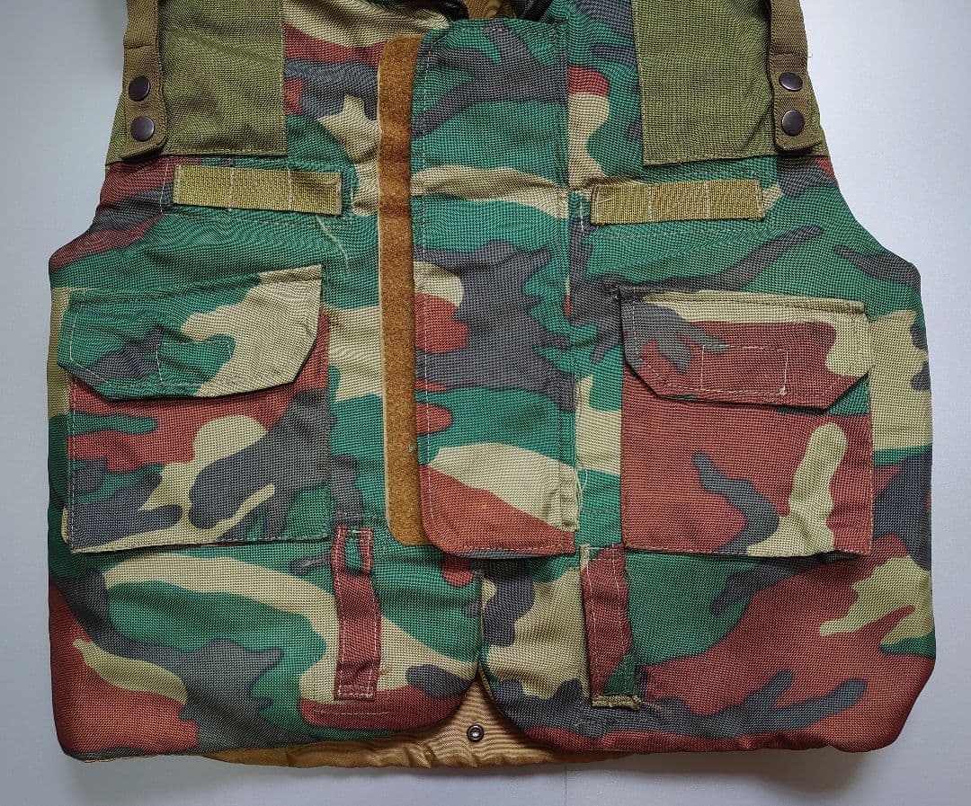 ミリタリーベスト