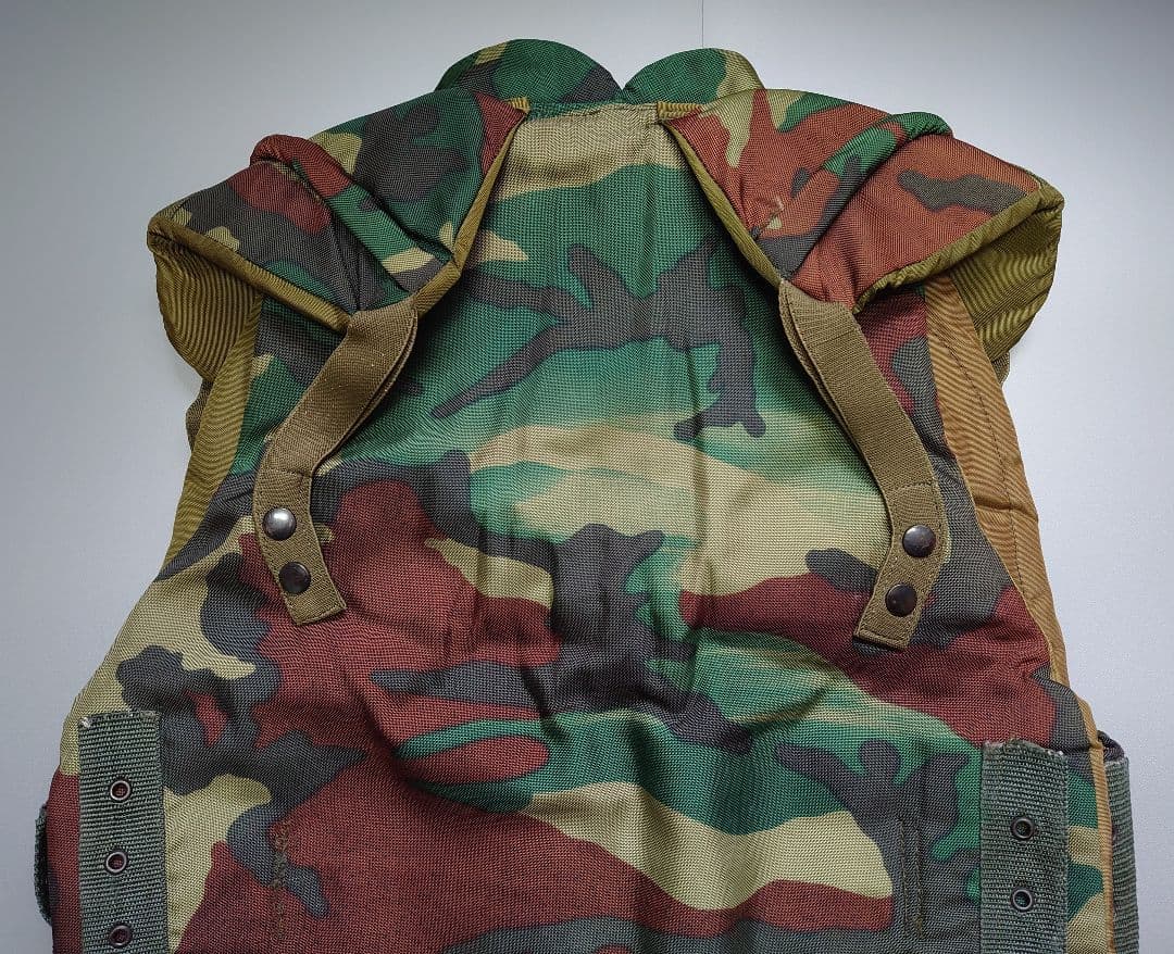 ミリタリーベスト