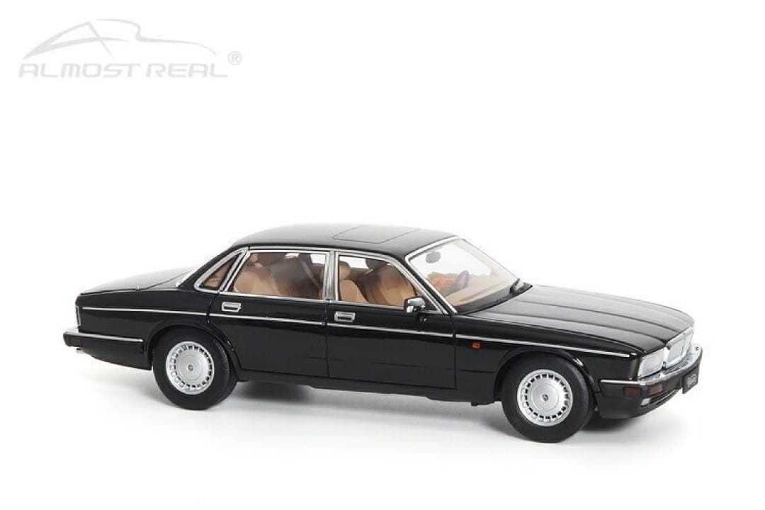 【新品】全開閉 Almost Real 1/18 ジャガー XJ40 XJ6 黒