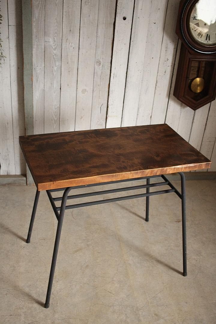 古い鉄脚と古材のテーブル　棚付き　机　作業台　古家具　古道具