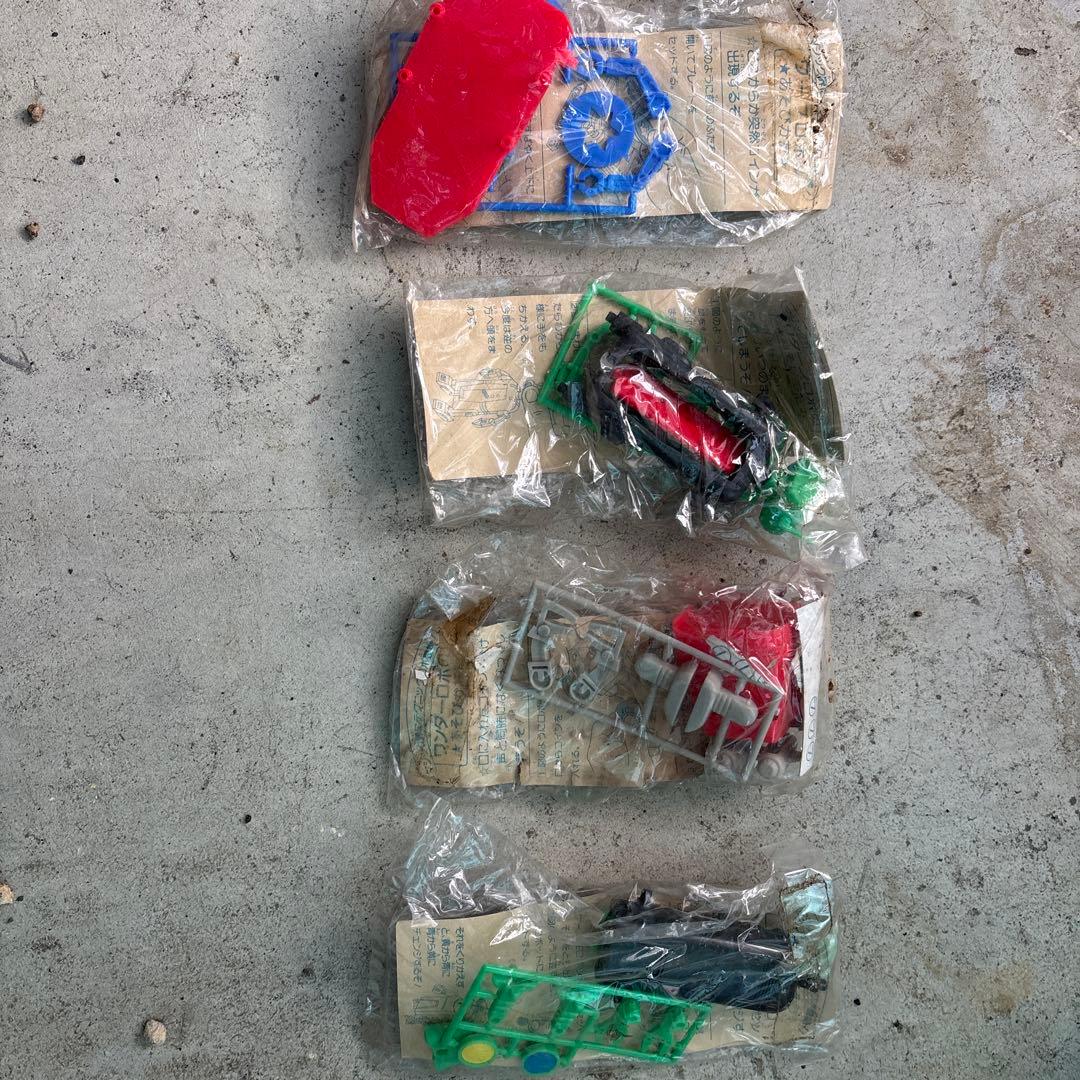 未開封 ロッテ マジックロボ サーベルロボ ミニプラモデル