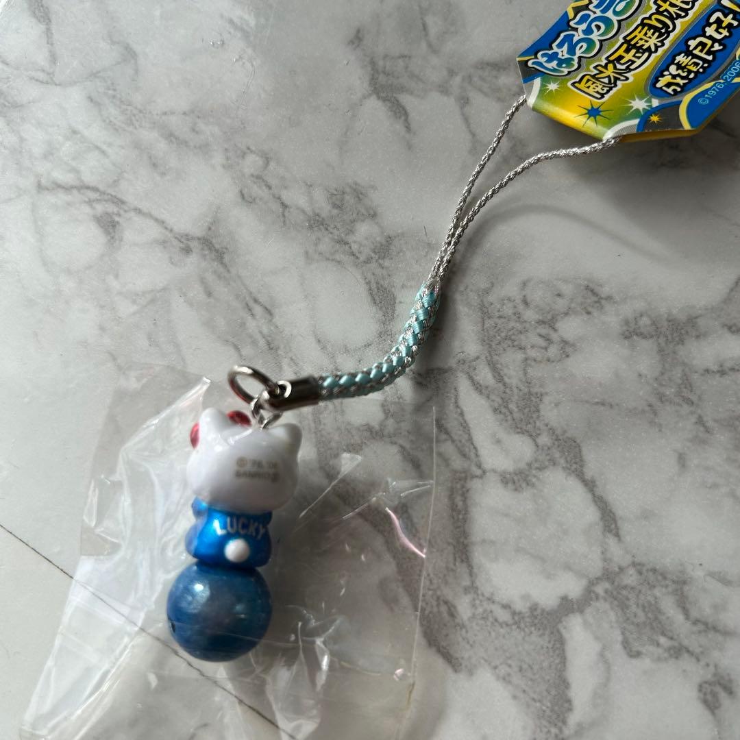 レア　ご当地キティー　ストラップ　根付け　風水 玉乗り根付 ハローキティ