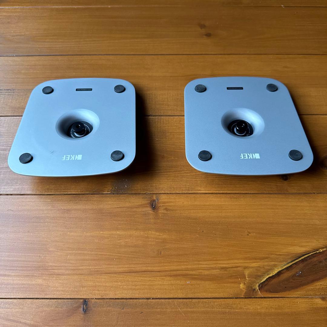 KEF LSX II/LT用 P1 デスクスタンド/デスクパッド （シルバー）