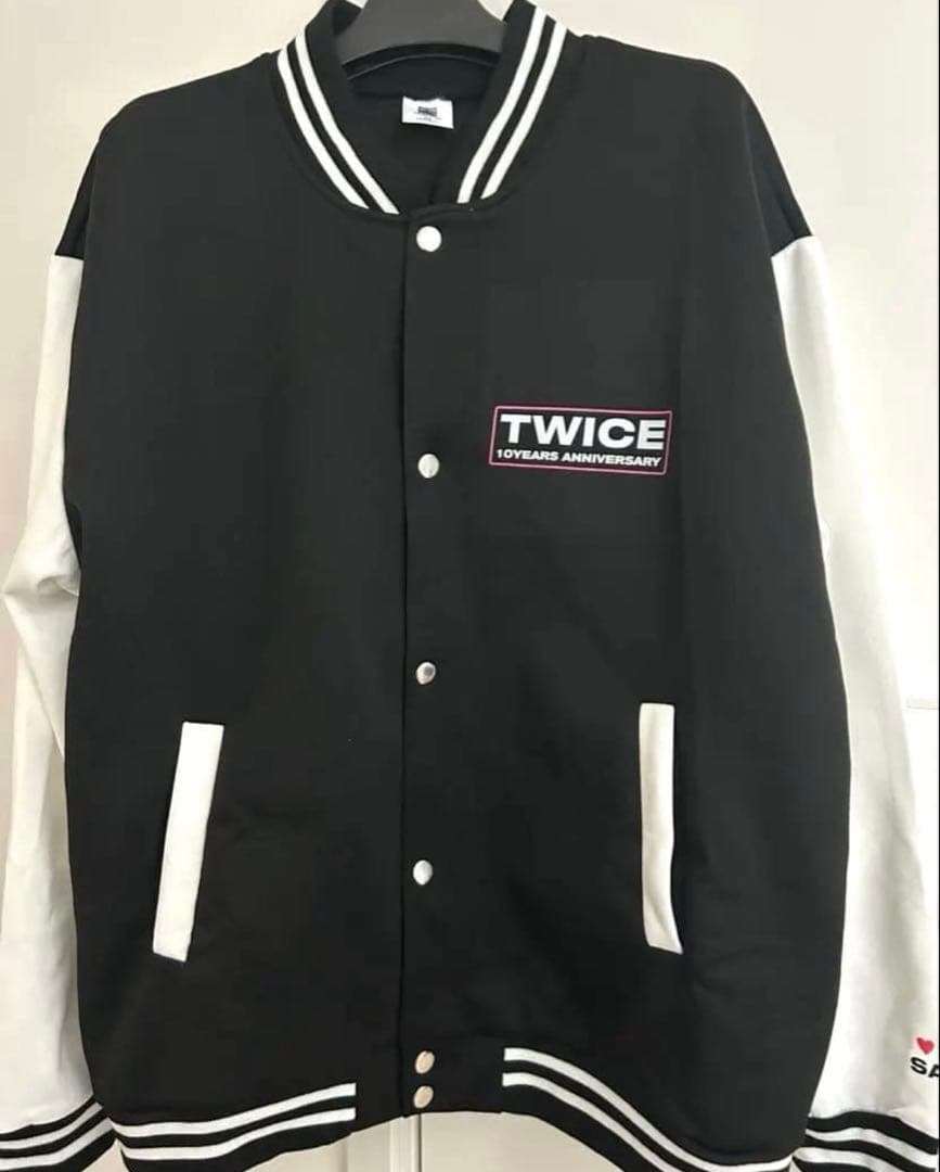 TWICE ONE A MILL 1ON レプリカ　ツウィ、サナ