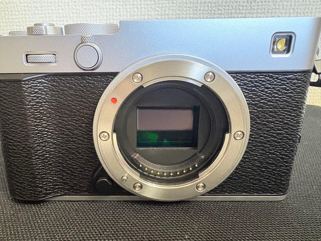 【即購入OK】Fujifilm X-E5 シルバー　ボディのみ