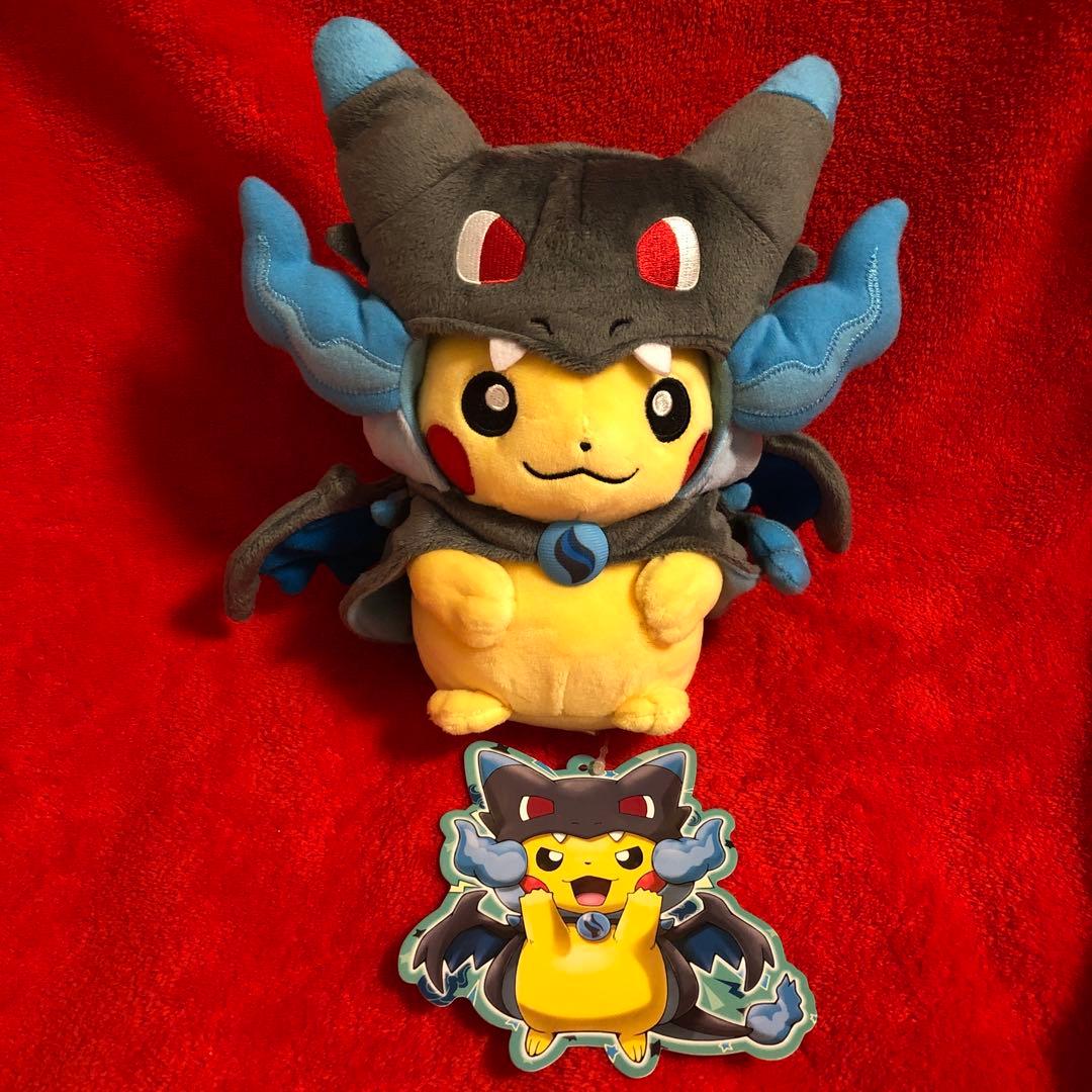 ポケモンセンター　ぬいぐるみ　メガリザードンXのポンチョを着たピカチュウ