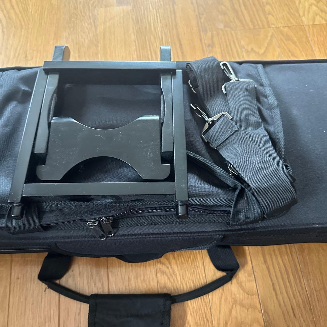 三線　生産地　沖縄　爪、三線立てつき　ショルダーベルトつき