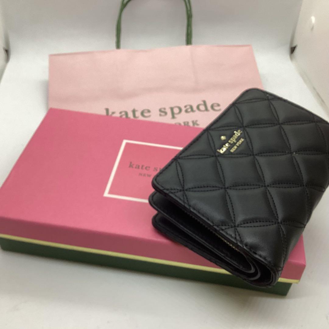 kate spade 高級仕様　ミディアム二つ折り財布 キルティング