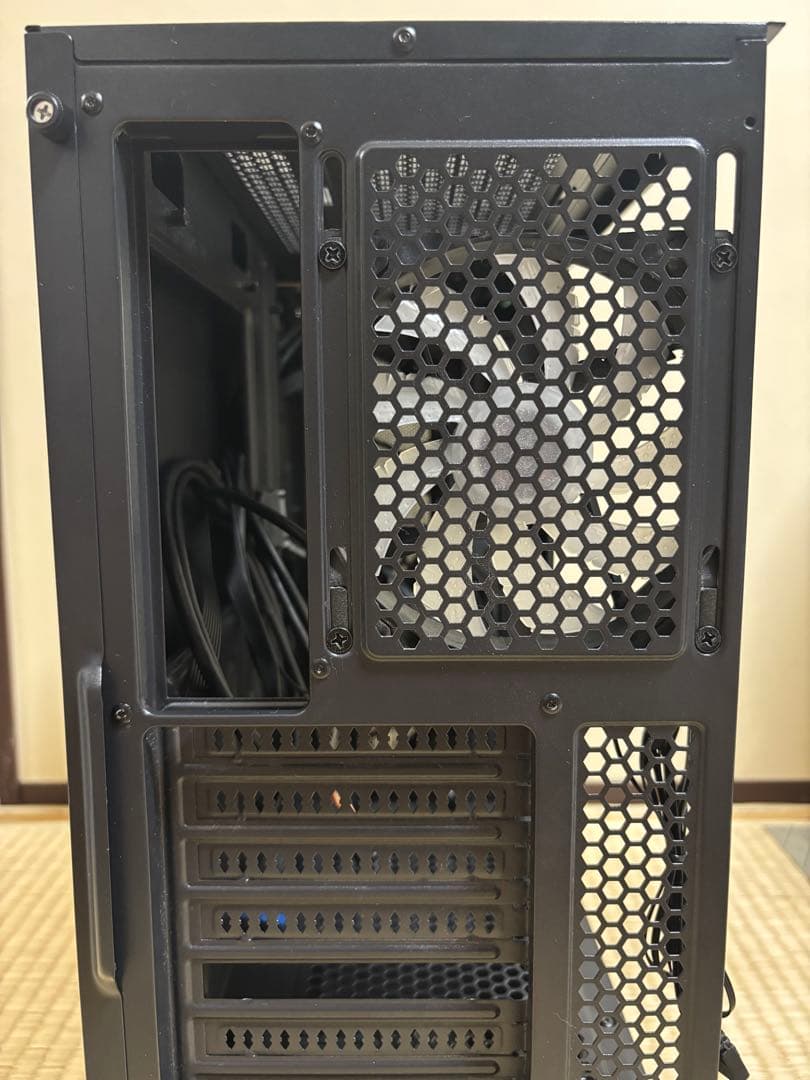 MSI MAG VAMPIRIC 100R ゲーミングPCケース