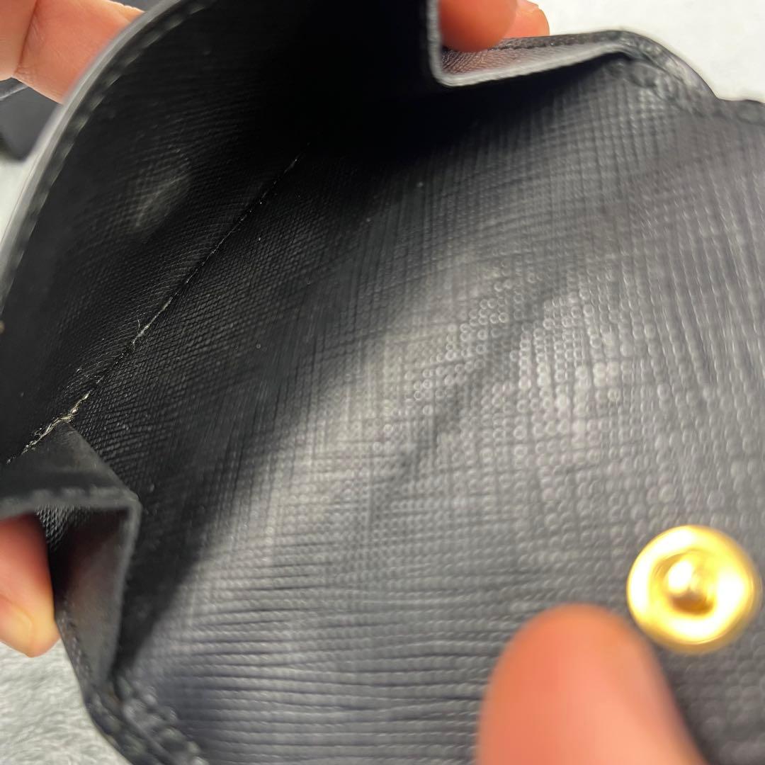 Prada プラダ 3つ折り財布 ブラック 黒 サフィアーノレザー