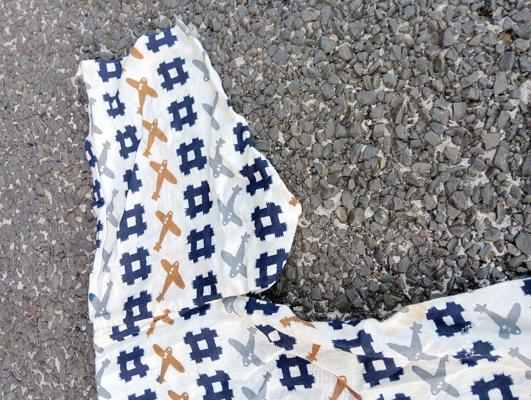 戦闘機柄　着物　子供服　古布　　戦前　戦争　　戦時資料　飛行機