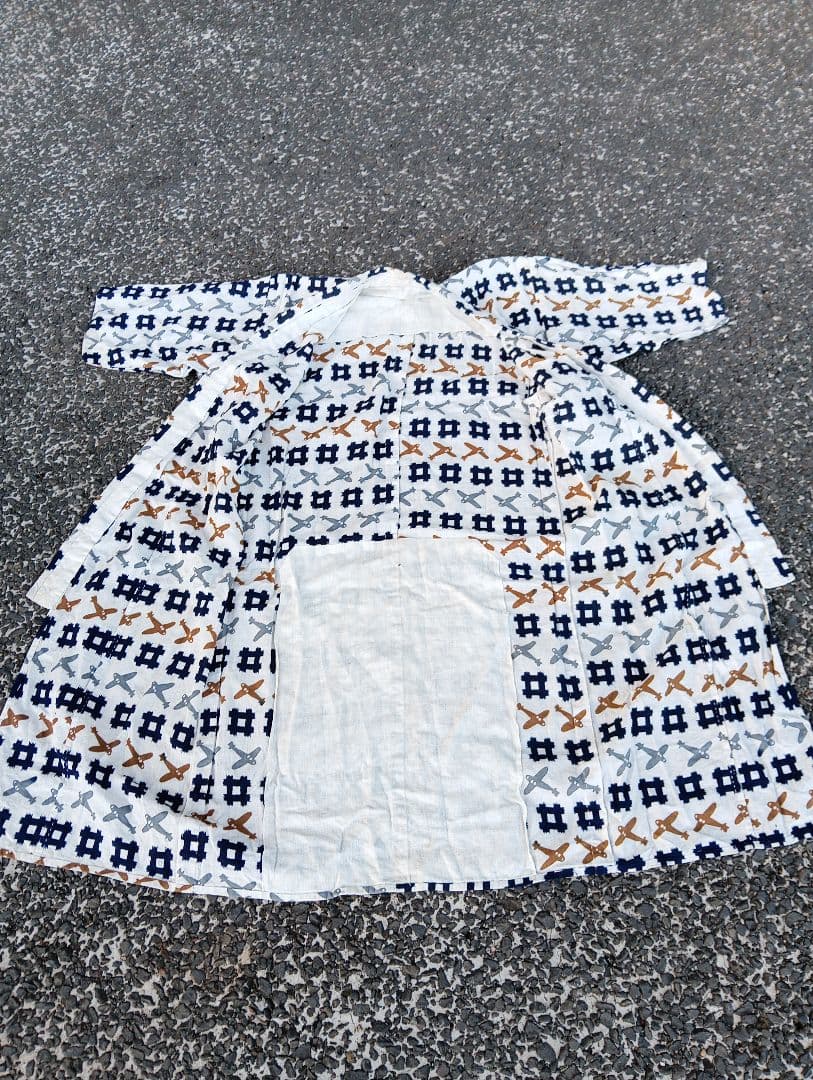 戦闘機柄　着物　子供服　古布　　戦前　戦争　　戦時資料　飛行機