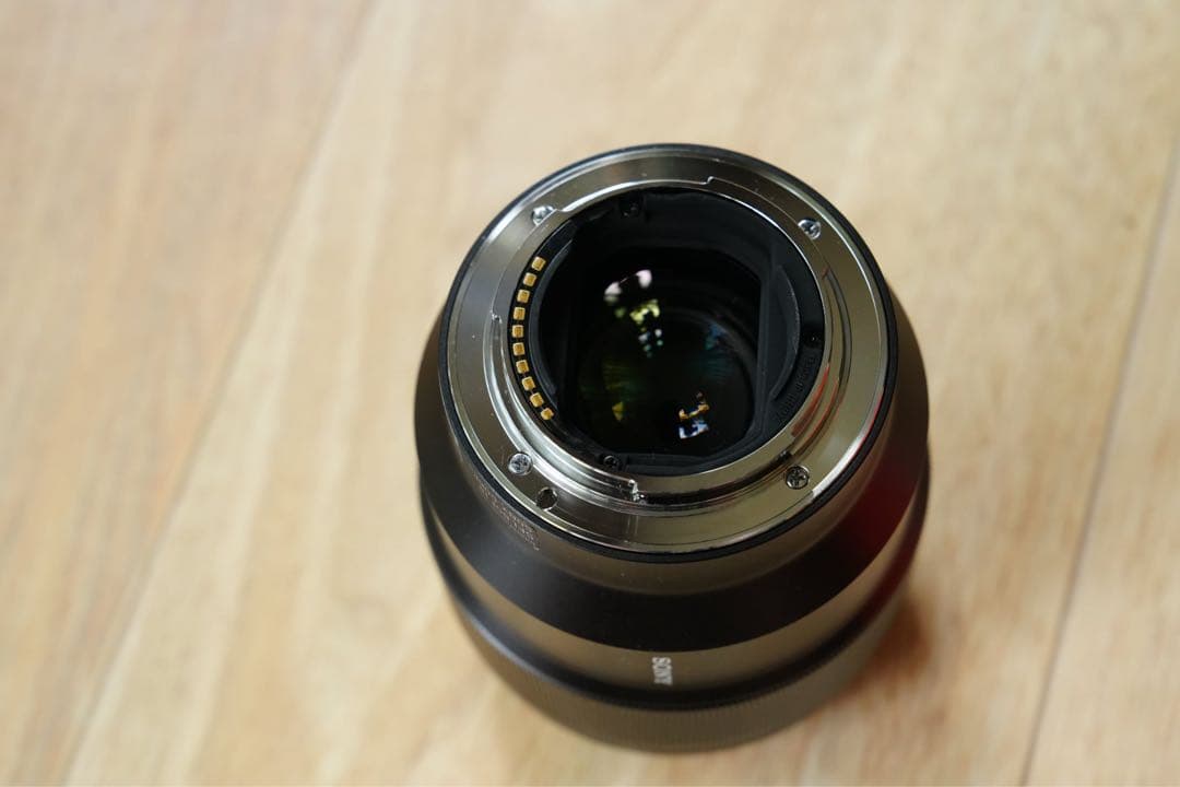 SONY FE 85mm F1.8 SEL85F18 / ソニーEマウント