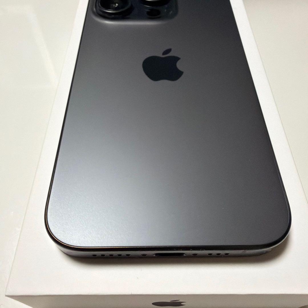 Apple iPhone 15 Pro ブラックチタニウム　256GB 箱付き