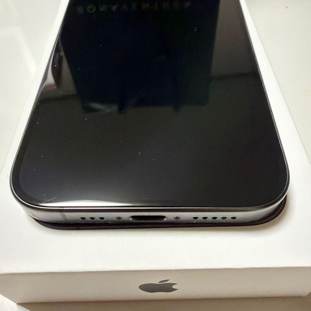 Apple iPhone 15 Pro ブラックチタニウム　256GB 箱付き