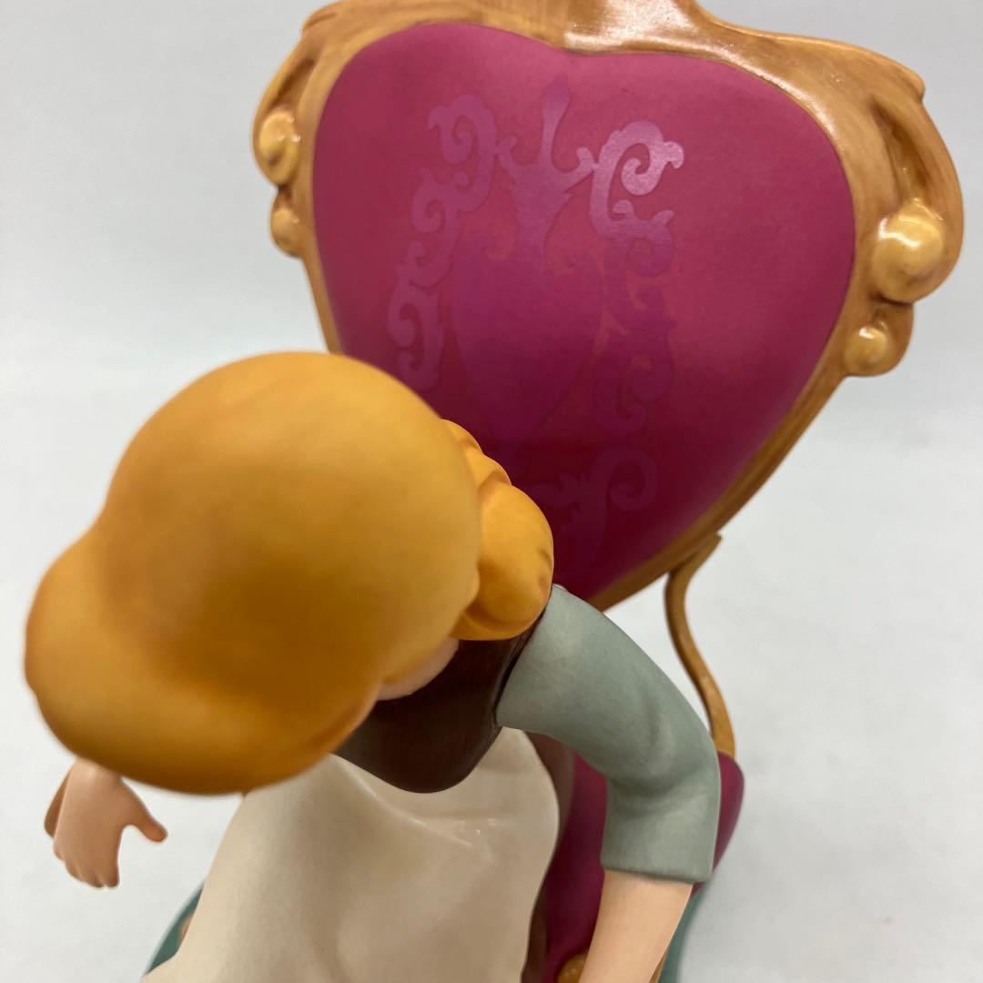【美品】ディズニー WDCC シンデレラ『プリンセスを探し出すガラスの靴』廃盤品