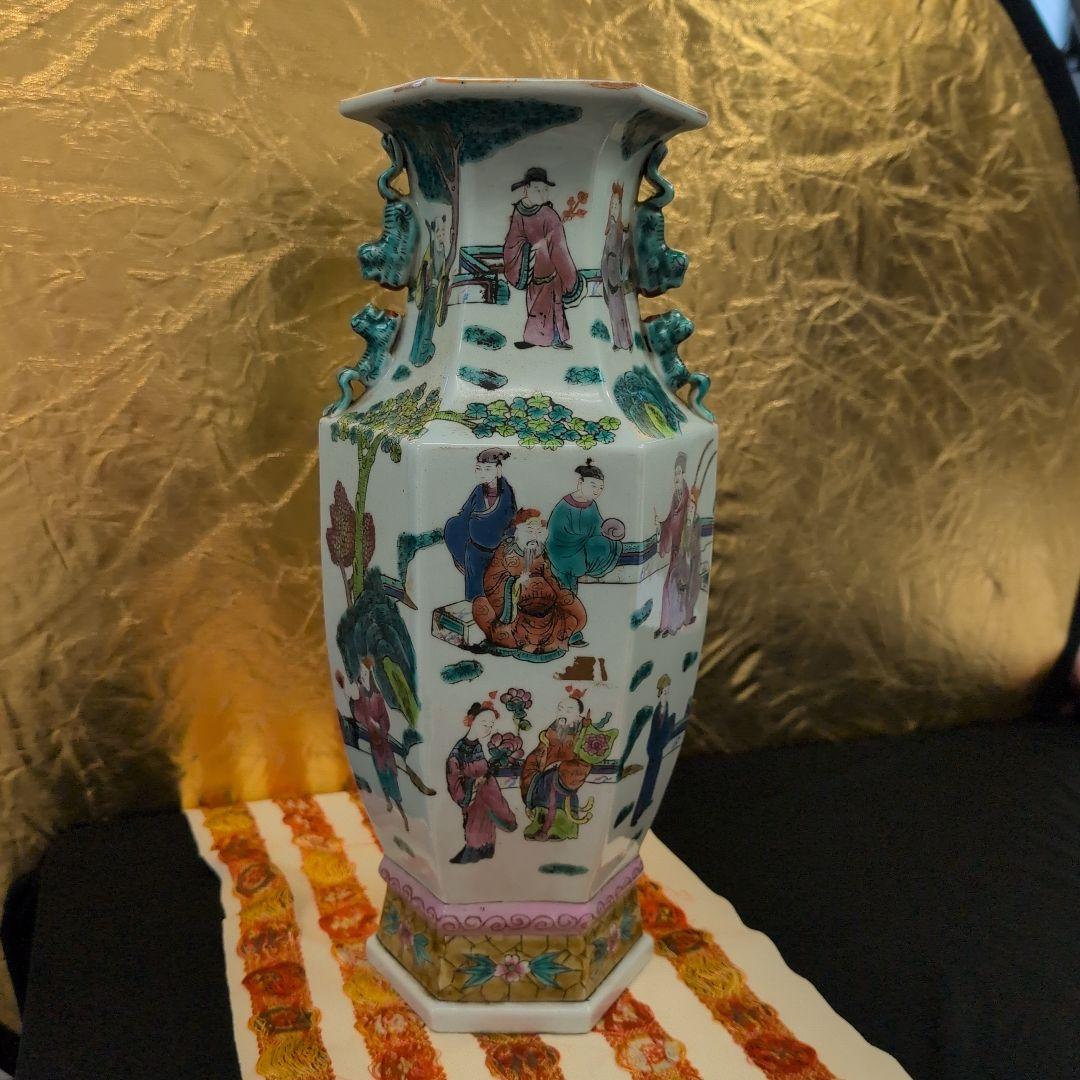 八角形の陶磁器花瓶