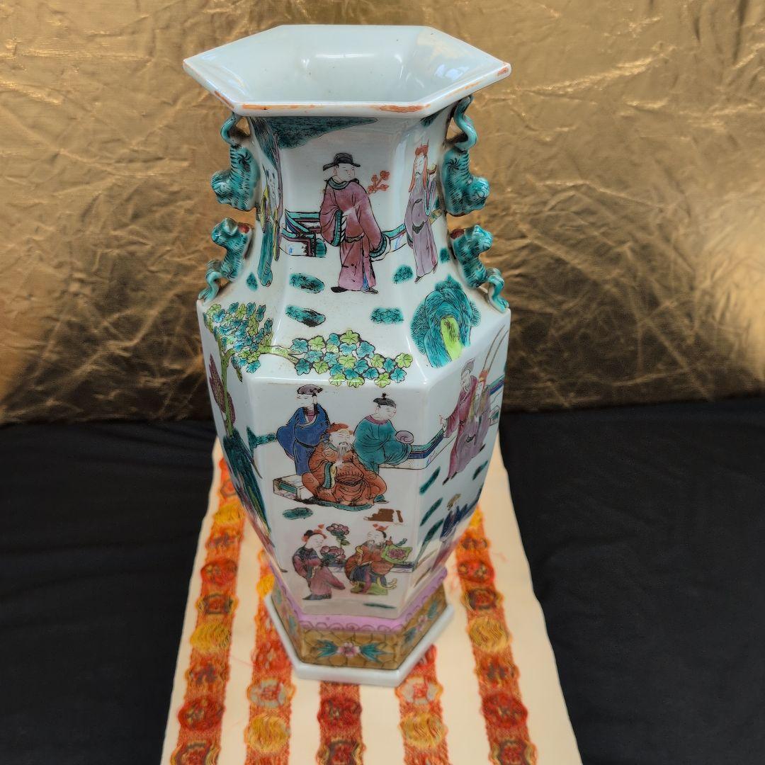 八角形の陶磁器花瓶