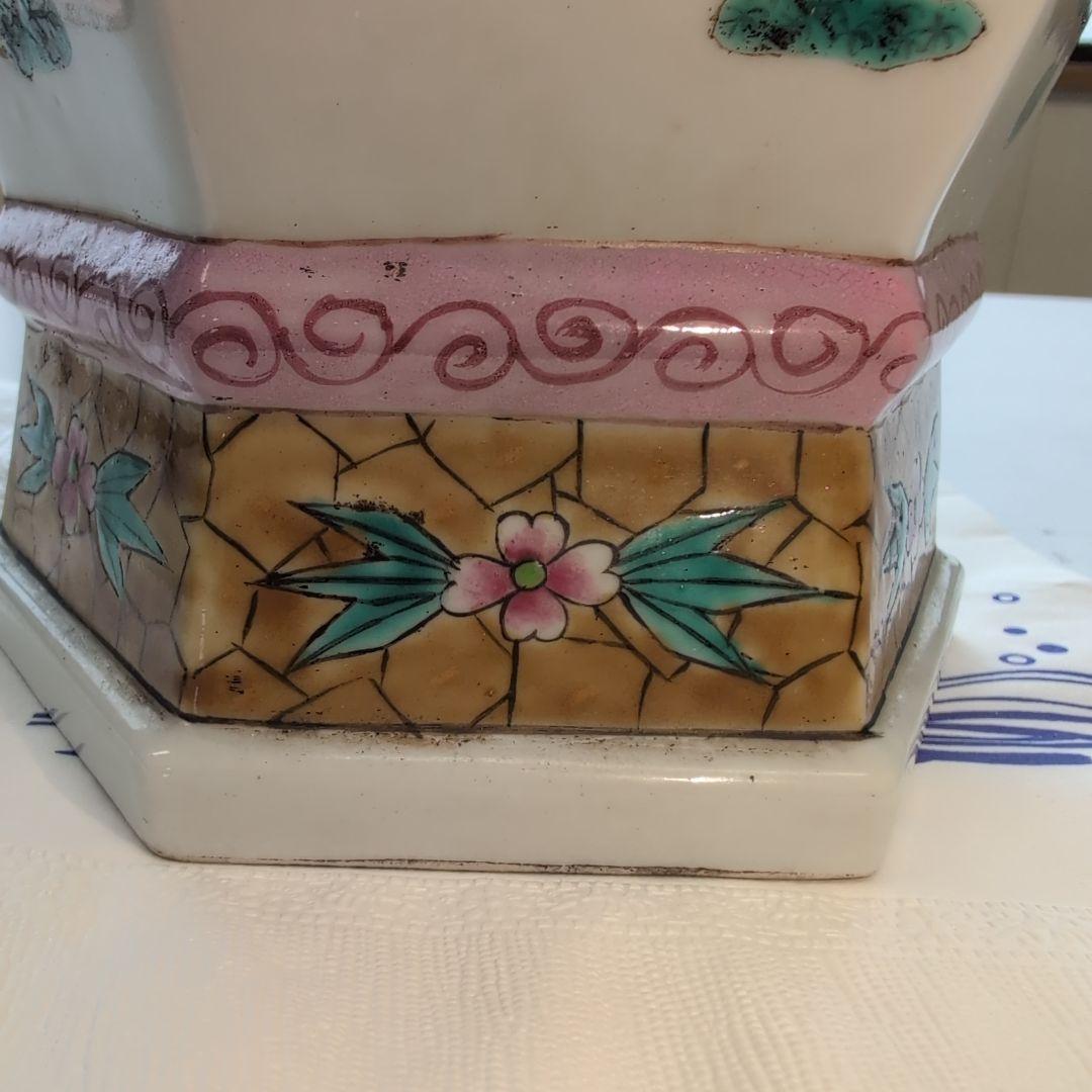 八角形の陶磁器花瓶