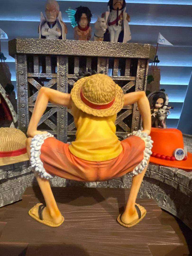 ワンピースフィギュア　頂上決戦ルフィ　　　白髭海賊団との共闘　送料無料