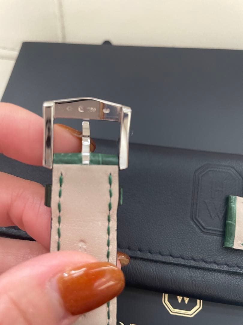 ハリーウィンストン　ダイヤ入り尾錠　新品未使用