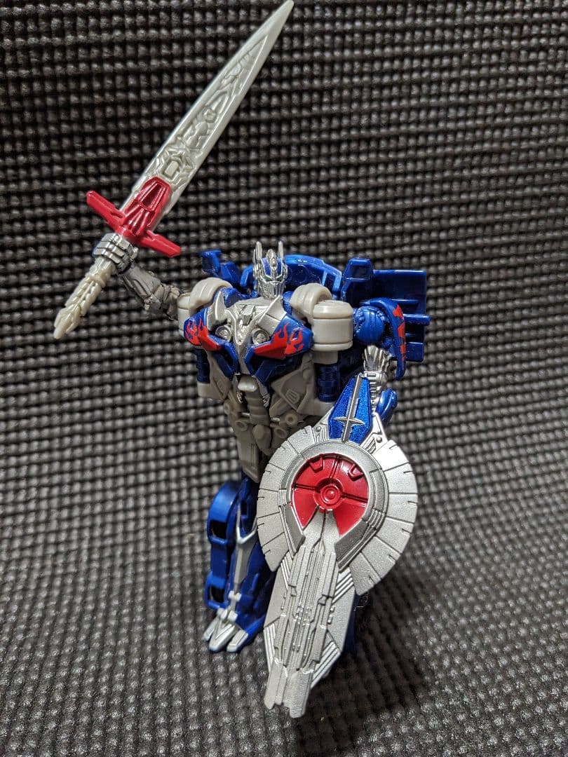 SDCC2017限定　 オプティマスプライム　中古品　追加武装+おまけ付き