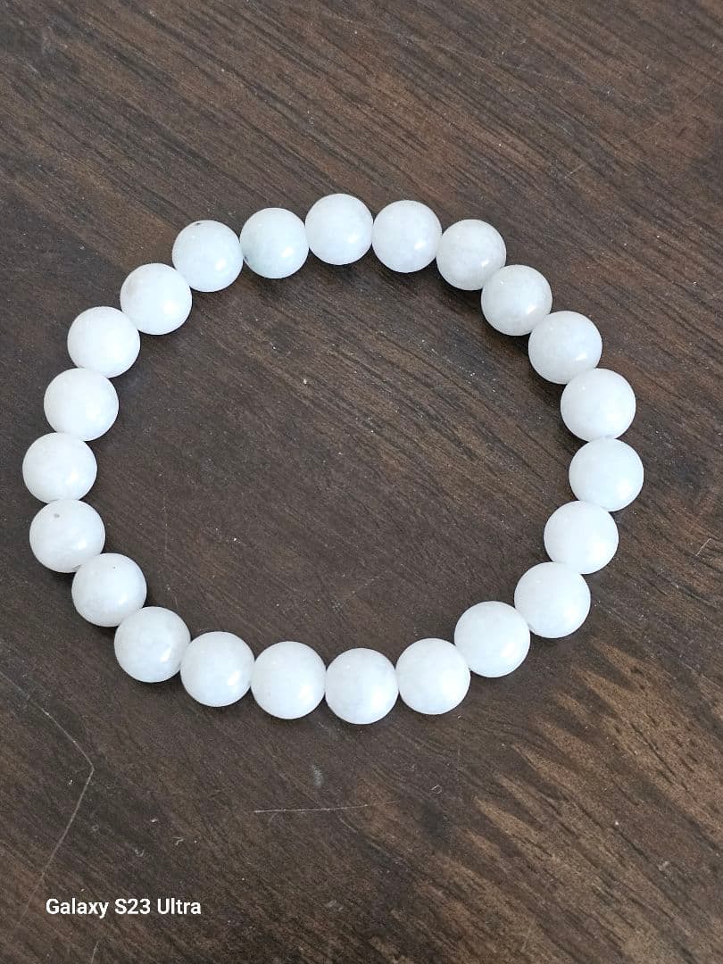 糸魚川翡翠氷種白８mm２３玉ブレスレット
