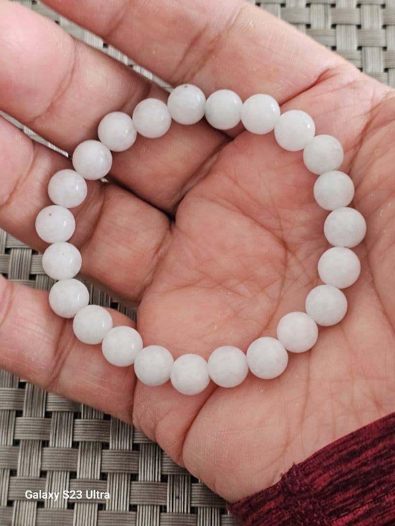 糸魚川翡翠氷種白８mm２３玉ブレスレット